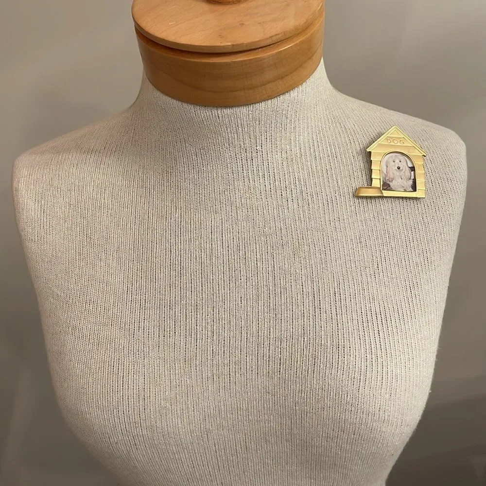 JJ Jonette Jewelry Doghouse Pin Photo Frame